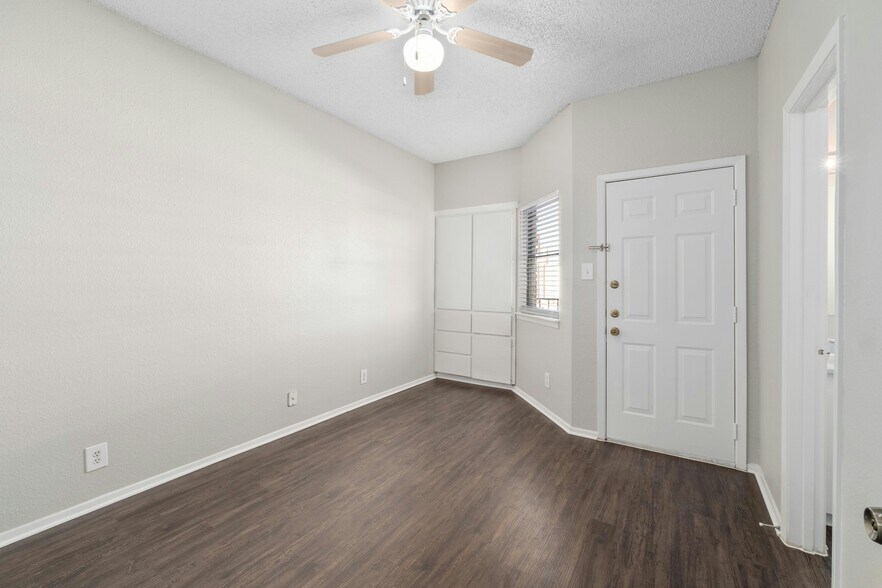 More Photos Of 2818 Nueces St, Austin Apartments For Sale