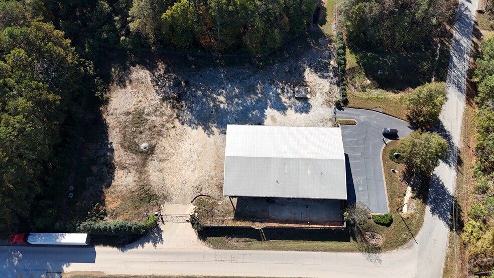 More Photos Of 505 Steele Dr, Hampton Manufacturing For Sale