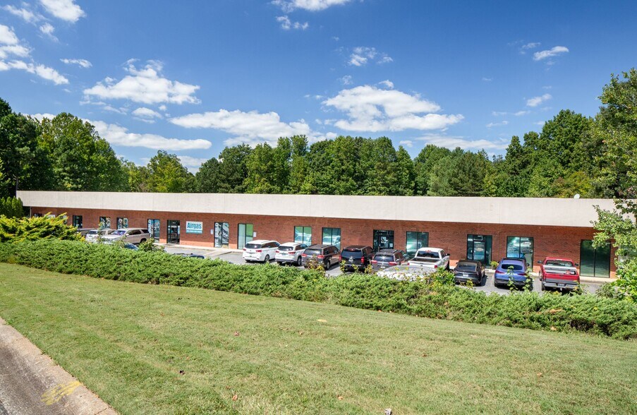 More Photos Of 1479 Ventura Dr, Cumming Light Distribution For Sale