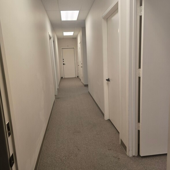 More Photos Of 4601 Hollow Tree Dr, Arlington Office For Lease