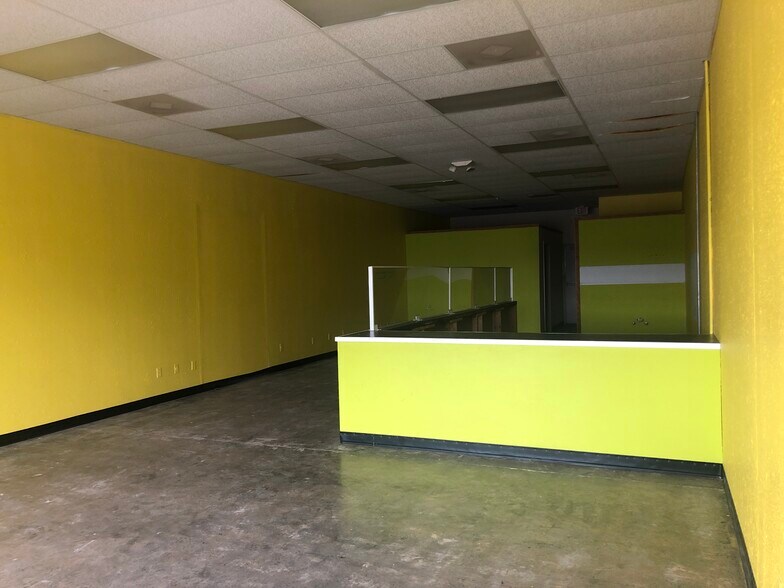 Primary Photo Of 2213-2217 Fayetteville Rd, Van Buren Storefront For Lease