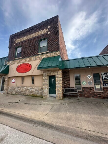 More Photos Of 418 E Washington St, Arma Storefront Retail Residential For Sale