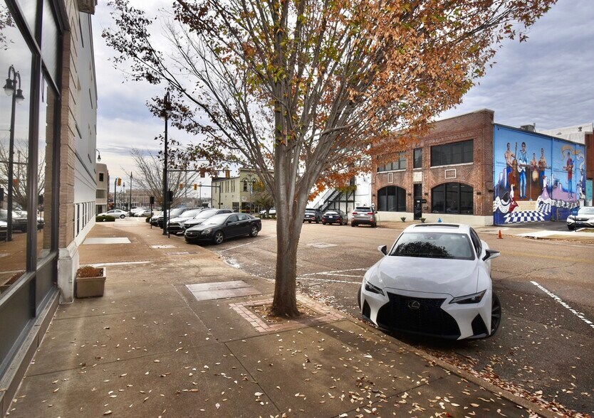 More Photos Of 118 N Church St, Jackson Office For Sale