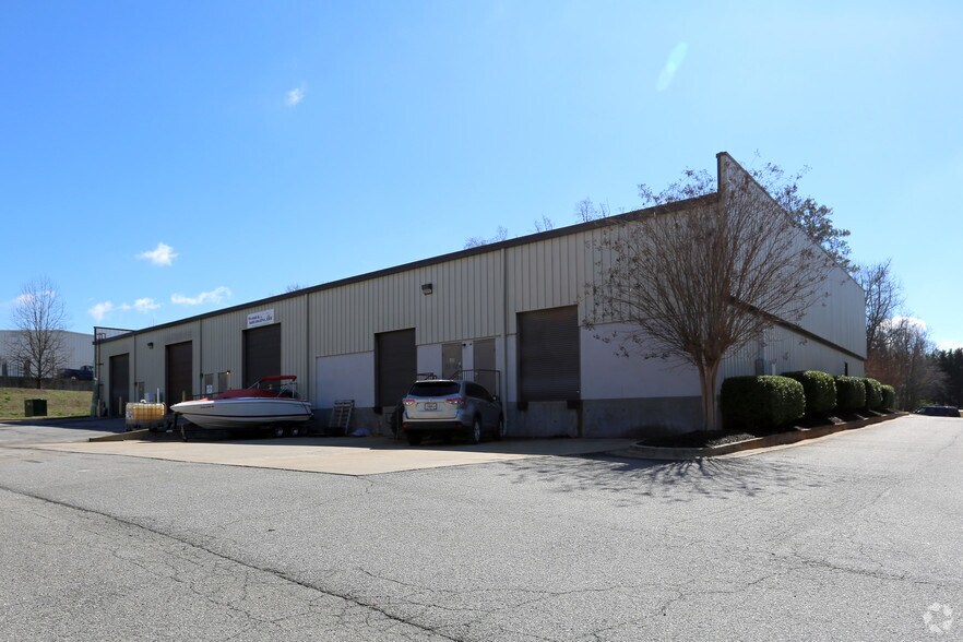 More Photos Of 1340 Oak Industrial Ln, Cumming Warehouse For Lease