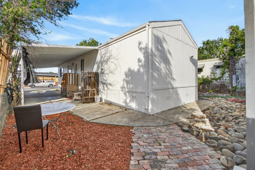 More Photos Of 402 Colin Kelly Dr, Roseville Apartments For Sale