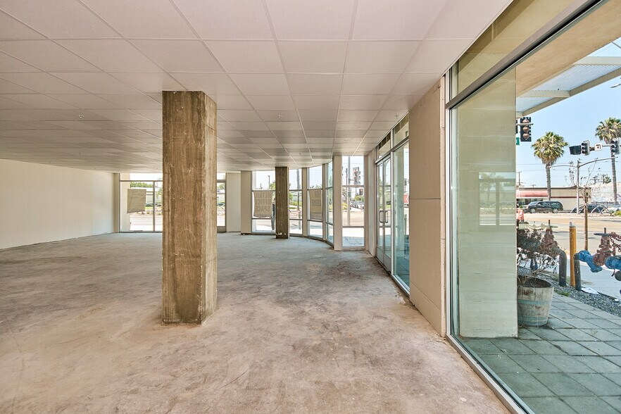 More Photos Of 1598 Long Beach Blvd, Long Beach Storefront Retail Office For Sale