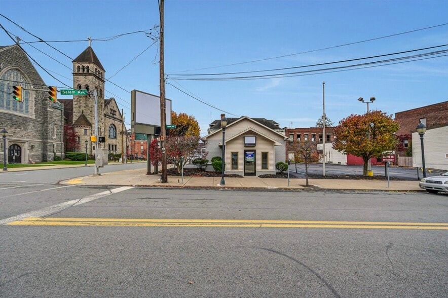 More Photos Of 67 Salem Ave, Carbondale Storefront Retail Office For Sale