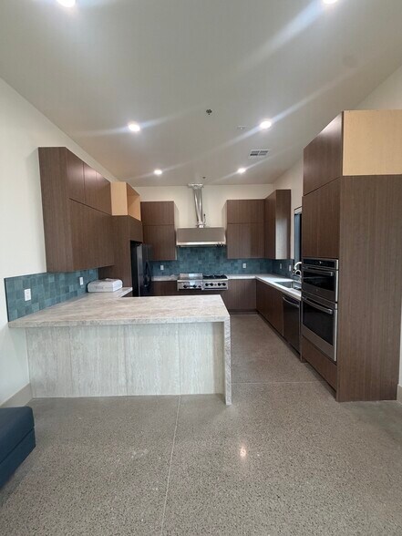 More Photos Of 2882 E Russell Rd, Las Vegas Office For Sale
