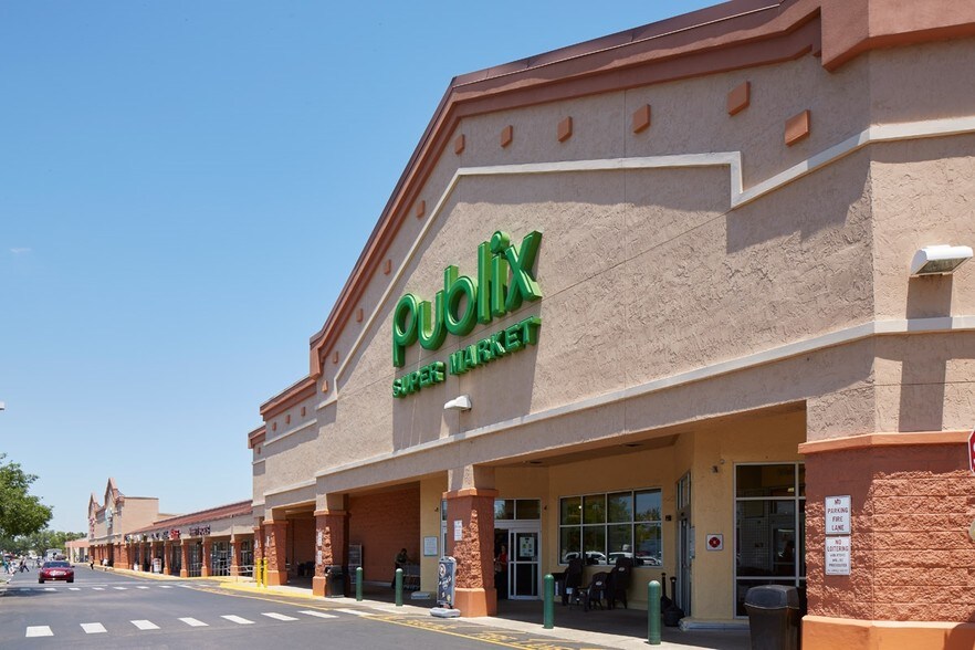 Primary Photo Of 135 Town and Country Dr, Palatka General Retail For Lease