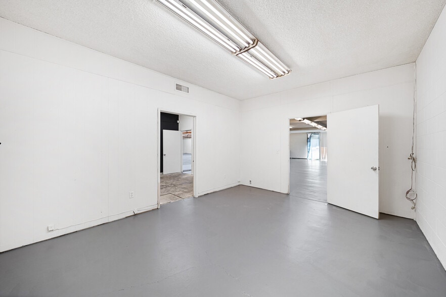 More Photos Of 372 N Mt. Vernon Ave, Colton Warehouse For Sale