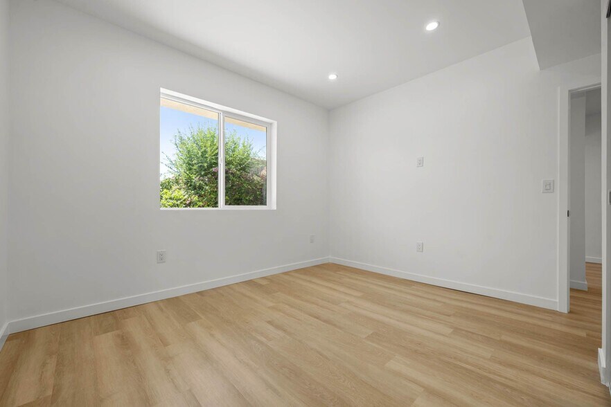 More Photos Of 8419-8425 S Western Ave, Los Angeles Apartments For Sale