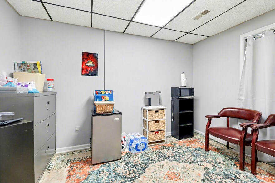 More Photos Of 20049 Jefferson Davis Hwy, Ruther Glen General Retail For Sale