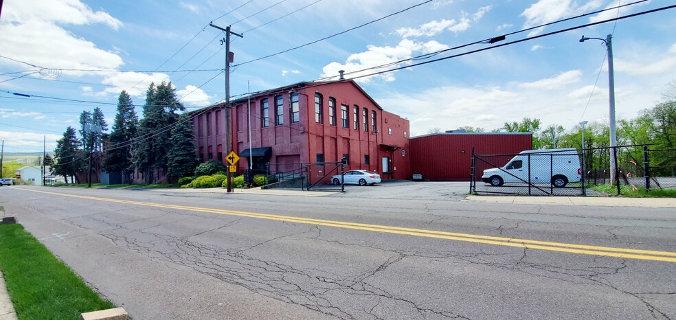Primary Photo Of 75 Stark St, Hudson Manufacturing For Sale