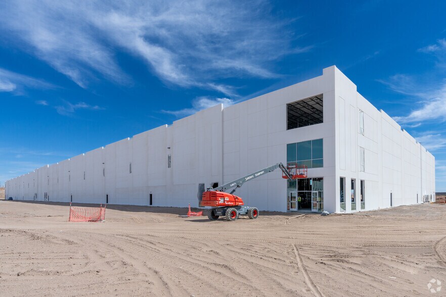 More Photos Of SEQ I-10 & 375 Loop, El Paso Unknown For Lease