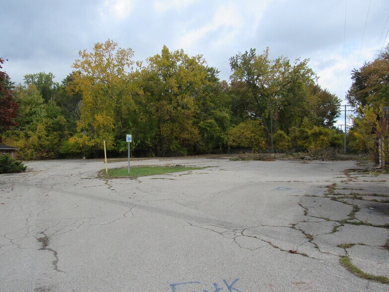 More Photos Of 26755 Ballard Rd, Harrison Township Hospital For Sale