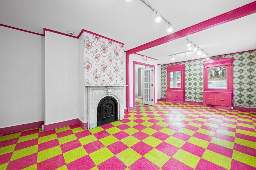 More Photos Of 2 Norwich Rd, East Haddam General Retail For Sale