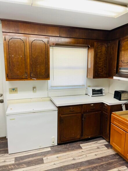 More Photos Of 301 W Main St, Stoneville Office For Sale