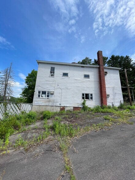 More Photos Of 786 Main St, Simpson Office For Sale