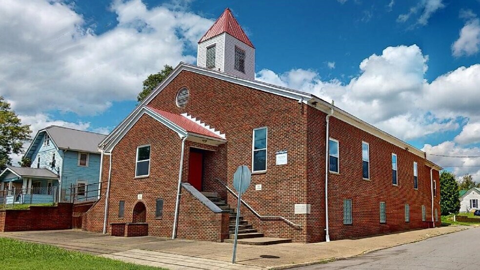 More Photos Of 267 Davis St, Huntington Religious Facility For Sale