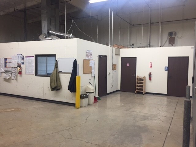 More Photos Of 7692 Trade St, San Diego Warehouse For Lease