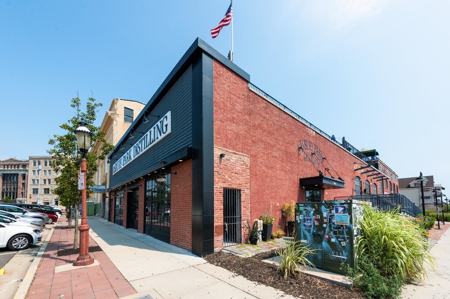 More Photos Of 601 Lake Ave, Asbury Park Office Residential For Lease