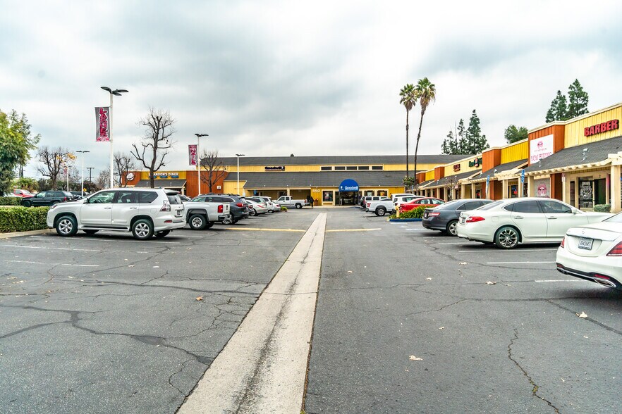 More Photos Of 710-870 E Foothill Blvd, Upland Unknown For Lease