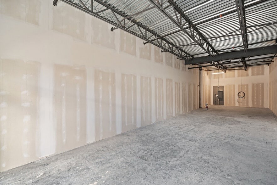 More Photos Of 246 Nolanridge Cres NW, Calgary Storefront For Lease