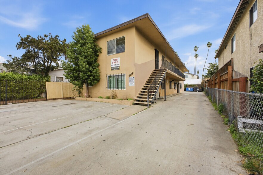 Primary Photo Of 5914 S Hoover St, Los Angeles Apartments For Sale