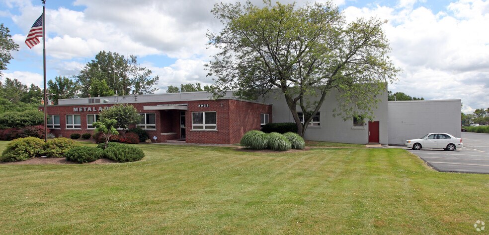 Primary Photo Of 2025 Brighton Henrietta Town Line Rd, Rochester Manufacturing For Lease