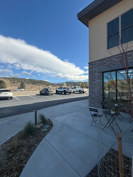 More Photos Of 205 Jasper Pl, Ridgway General Retail For Sale