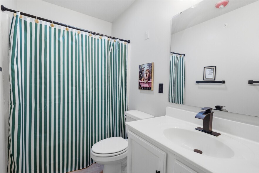 More Photos Of 107 Amity st, Louisburg Hotel For Sale