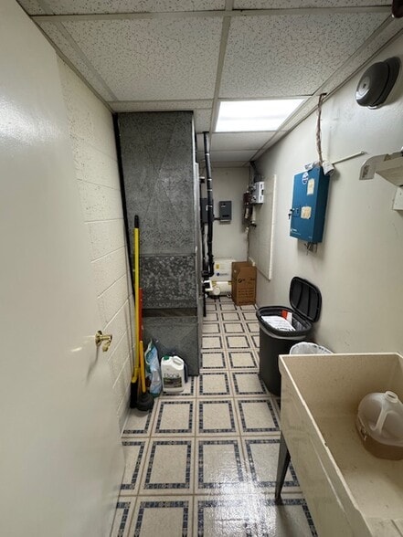 More Photos Of 5205-A Lyngate Court @ Braddock and Rolling Road, Burke Office For Sale