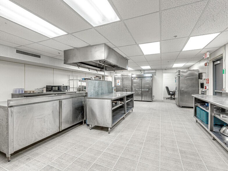 More Photos Of 901 NW 25th St, Oklahoma City Healthcare For Sale