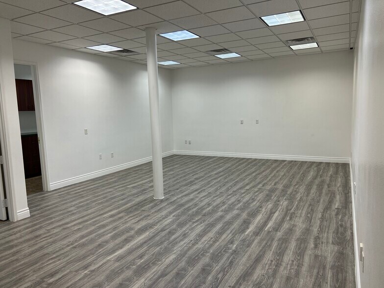 More Photos Of 375 N Stephanie St, Henderson Office For Sale