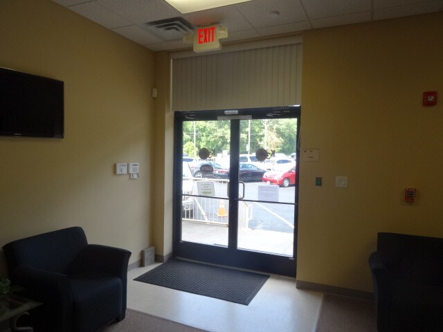 More Photos Of 504 Cumberland St, Fayetteville Light Distribution For Lease