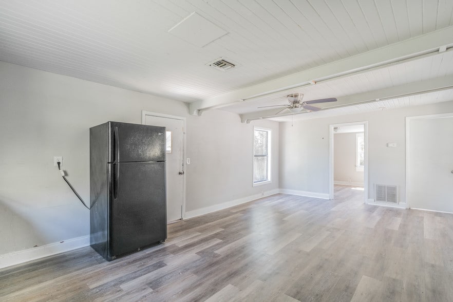 More Photos Of 822 Grand Central St, Clearwater Apartments For Sale