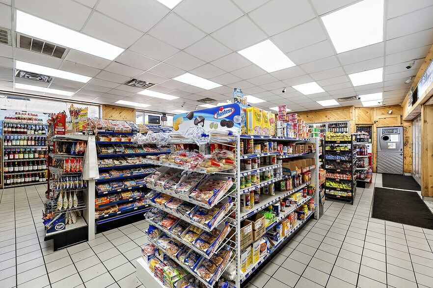 More Photos Of 186 N Gratiot Ave, Mount Clemens Service Station For Sale