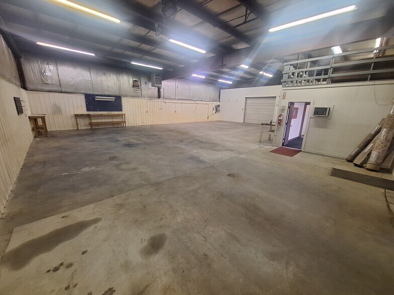 More Photos Of 4301-4303 12th Ave N, Fargo Service For Lease