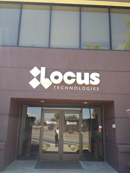 More Photos Of 299 Fairchild Dr, Mountain View Light Distribution For Lease