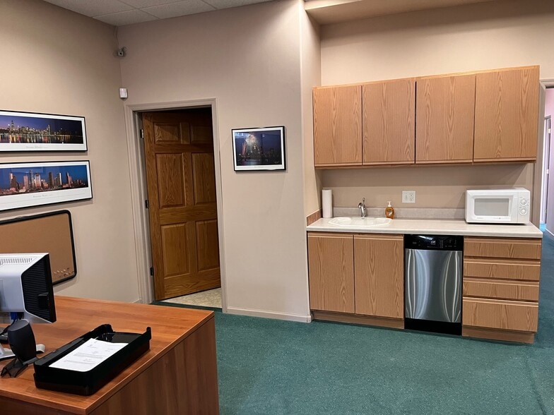 More Photos Of , Des Moines Office For Sale
