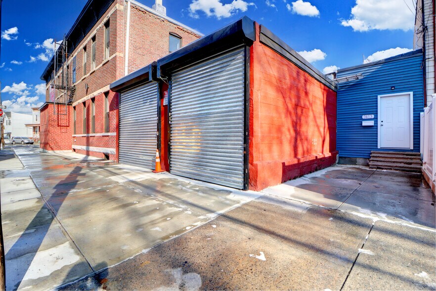 More Photos Of 7416 Cypress Hills St, Glendale Manufacturing For Sale