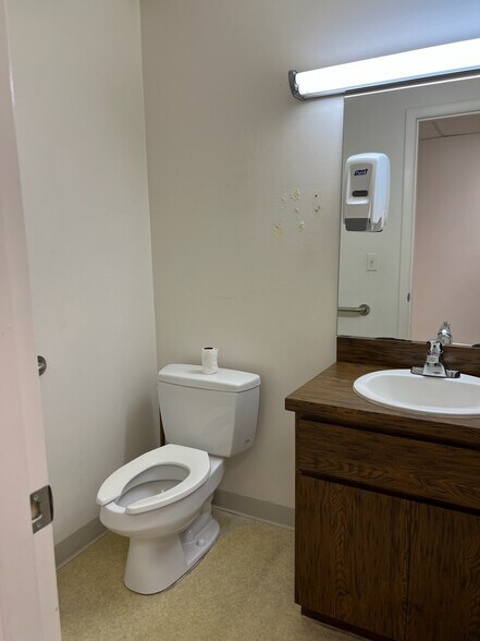 More Photos Of 2650 Bahia Vista St, Sarasota Medical For Sale