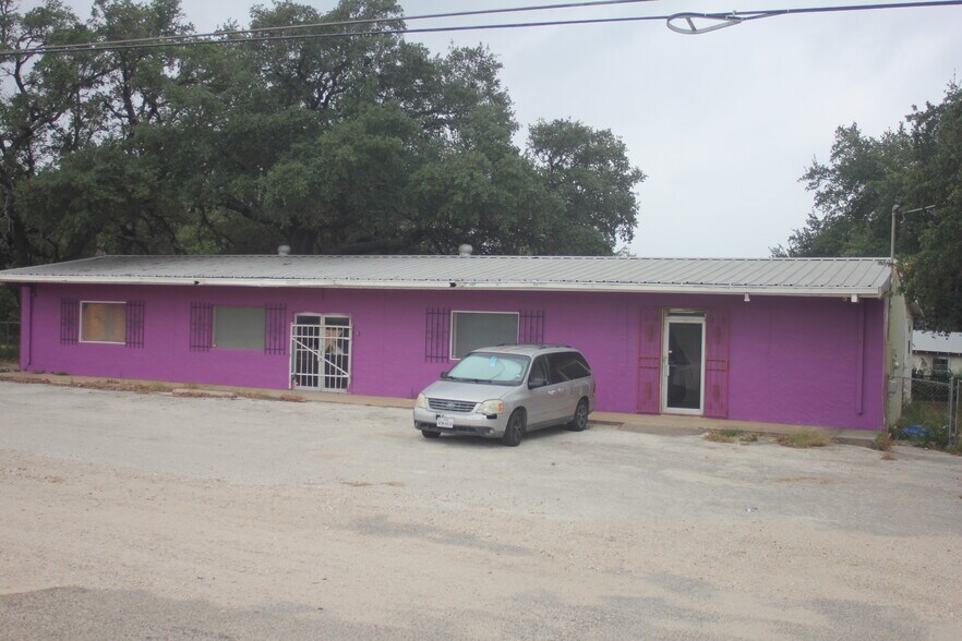 Primary Photo Of 22745 Highway 16 S, Von Ormy General Retail For Sale