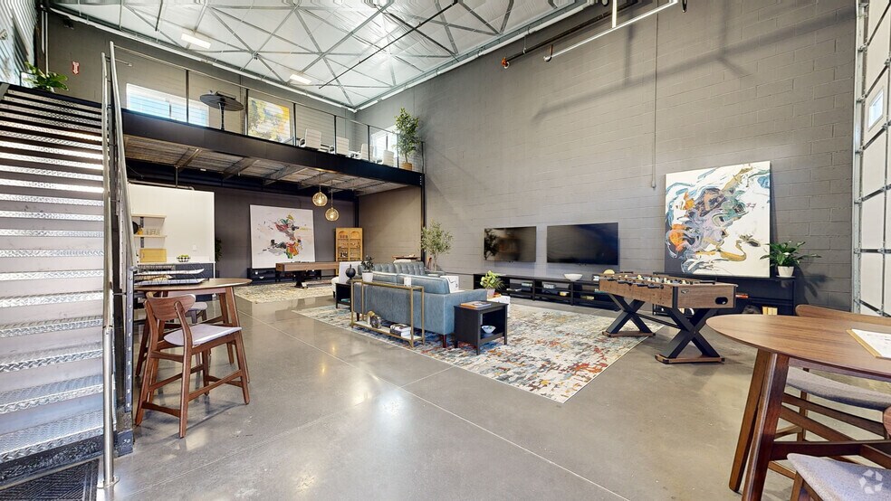 More Photos Of 5705-5765 Stables Way, Alpharetta Showroom For Lease