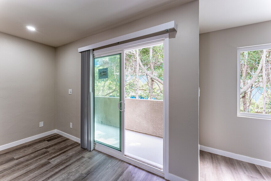 More Photos Of 2777 Nimitz Blvd, San Diego Apartments For Sale