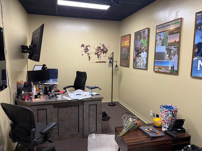 More Photos Of 12987-12999 Arroyo St, San Fernando Warehouse For Lease