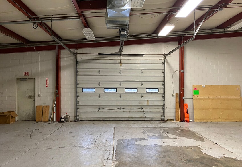 More Photos Of 725 E Bayley, Wichita Warehouse For Lease