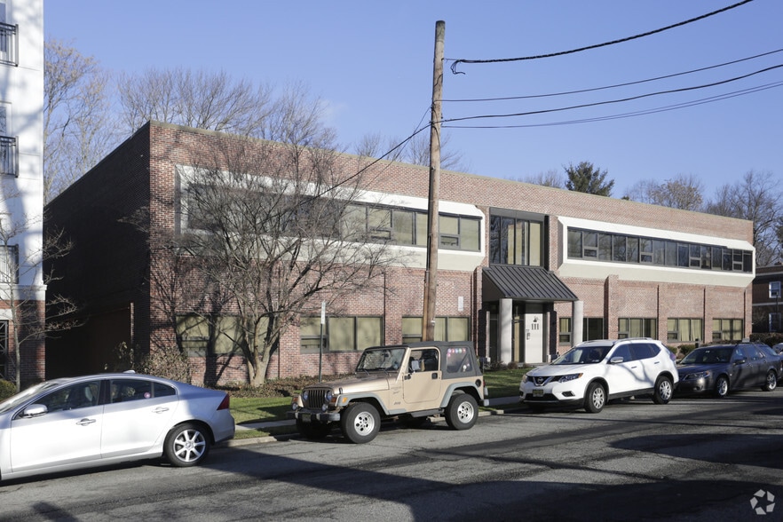 Primary Photo Of 111 Dunnell Rd, Maplewood Office For Lease