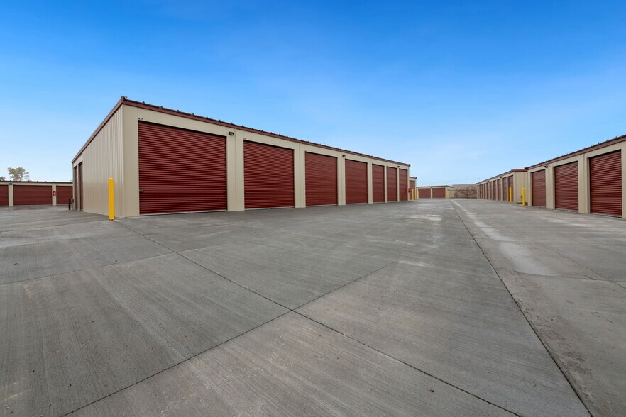More Photos Of 1919 Wyott Dr, Cheyenne Self Storage For Sale