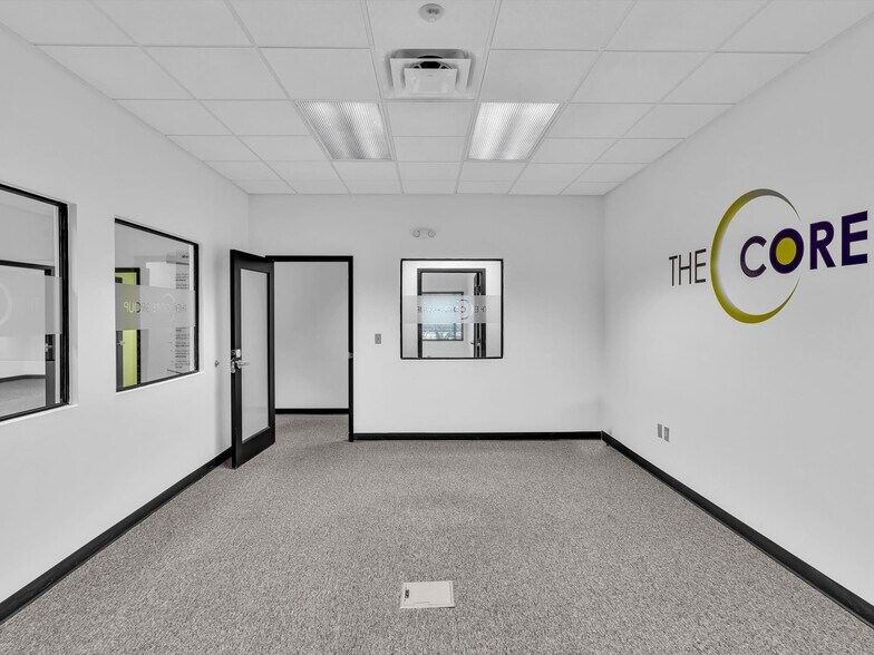 More Photos Of 2200 N University Dr, Sunrise Warehouse For Lease